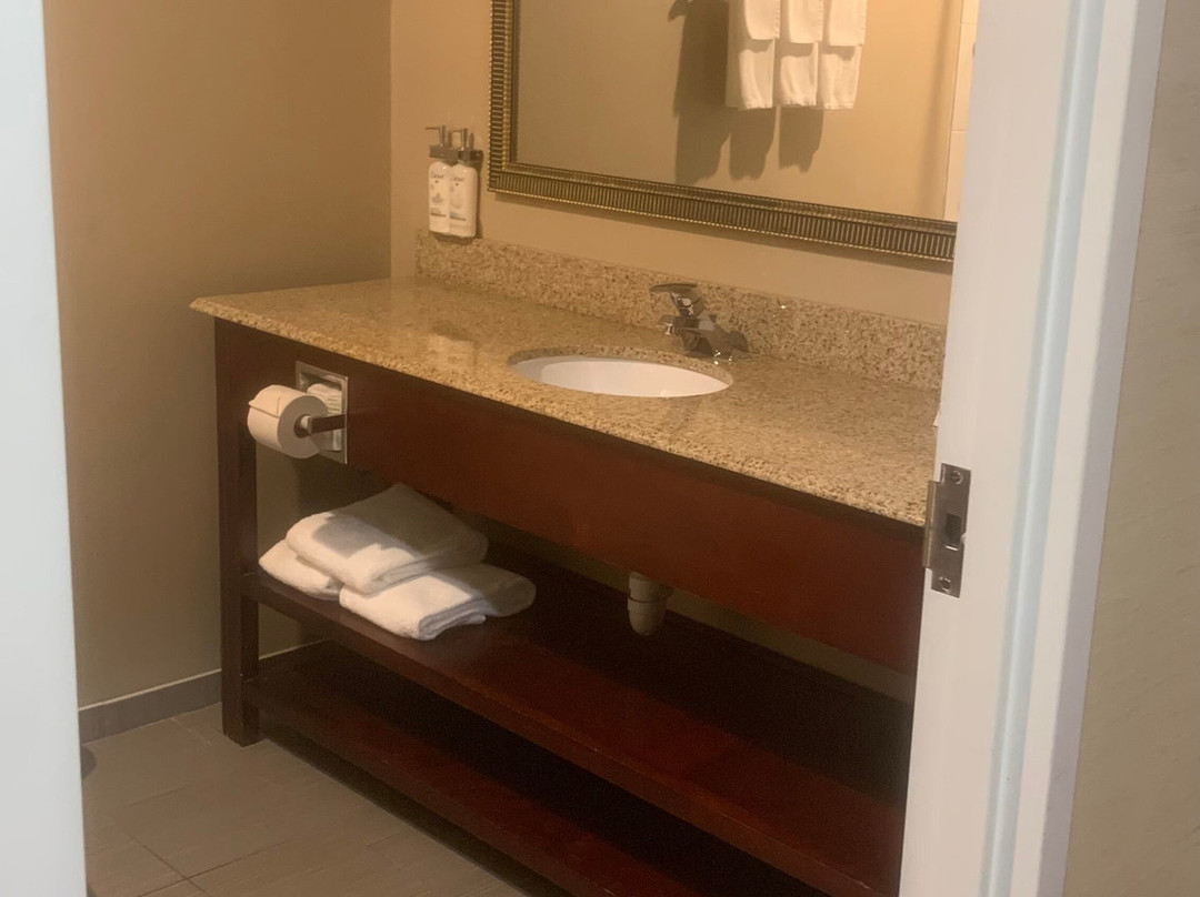 Holiday Inn Express Vernon - Manchester By IHG主图