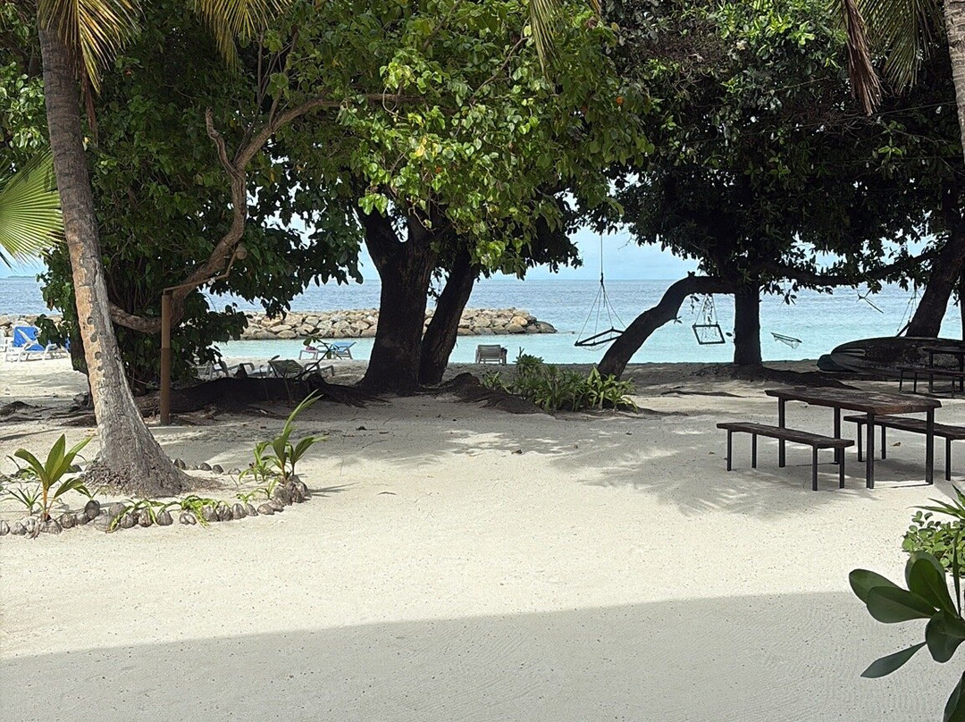 Aveyla Manta Village主图