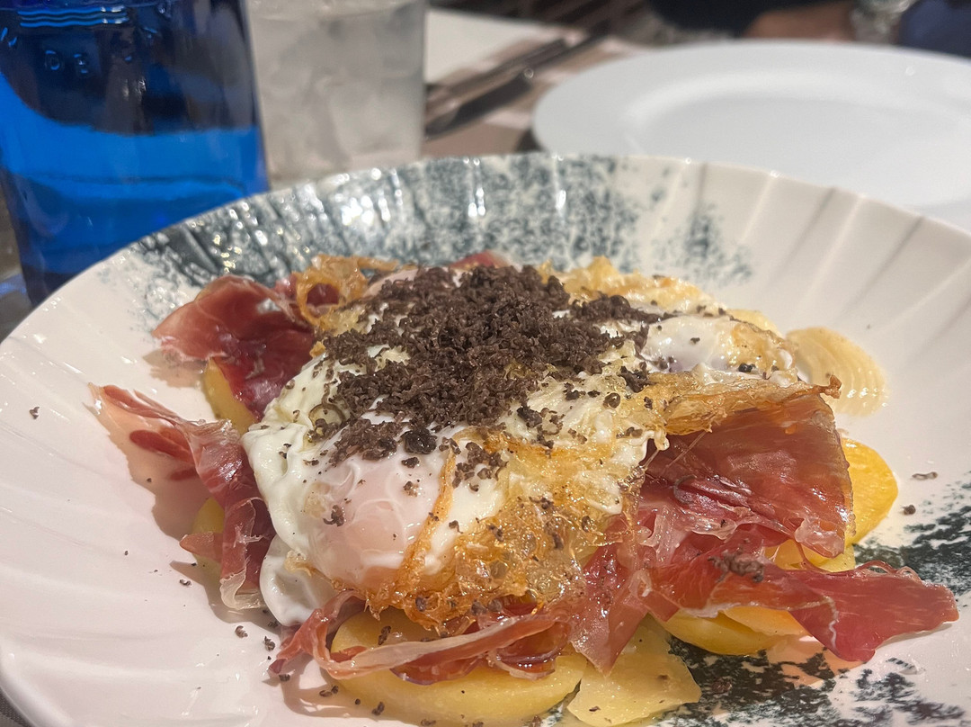 黑松露酒店主图