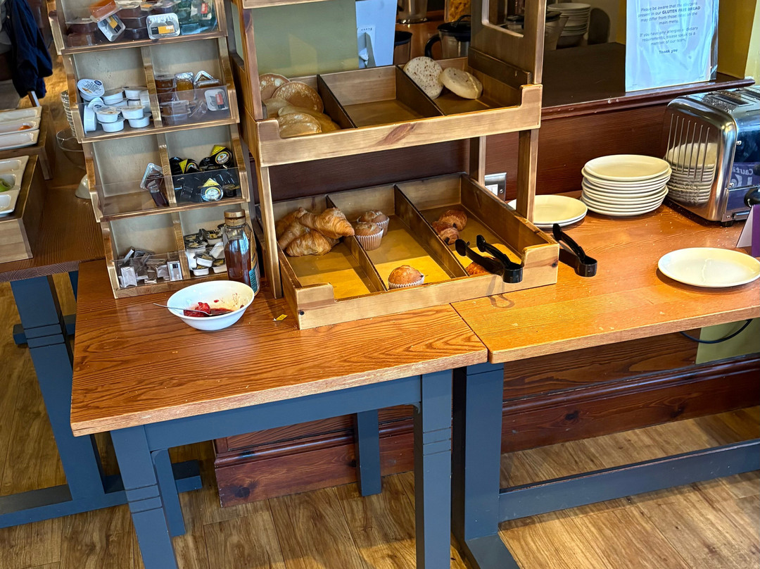 普瑞米尔利兹/布拉德福德机场酒店主图