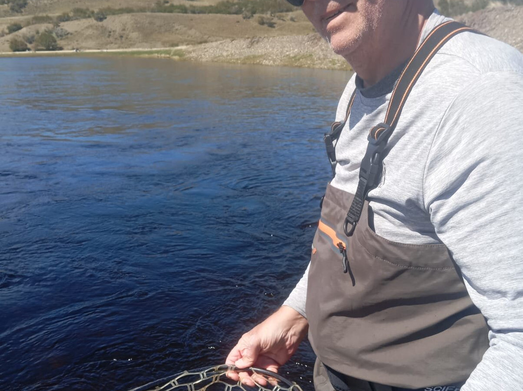 Mosquero Fly Fishing-纳塔莱斯港必去景点