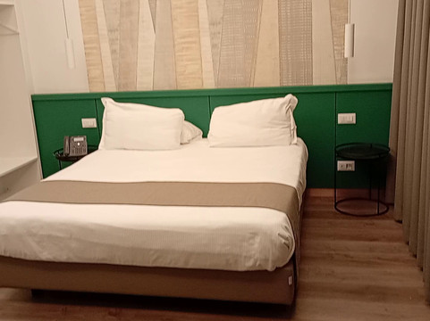 那不勒斯智慧酒店主图