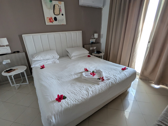 总统俱乐部酒店主图