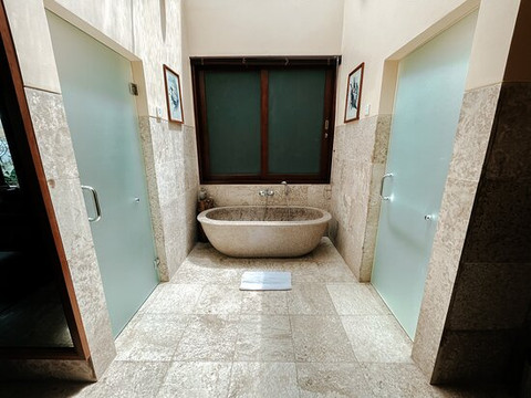 莫鼎人工林酒店主图