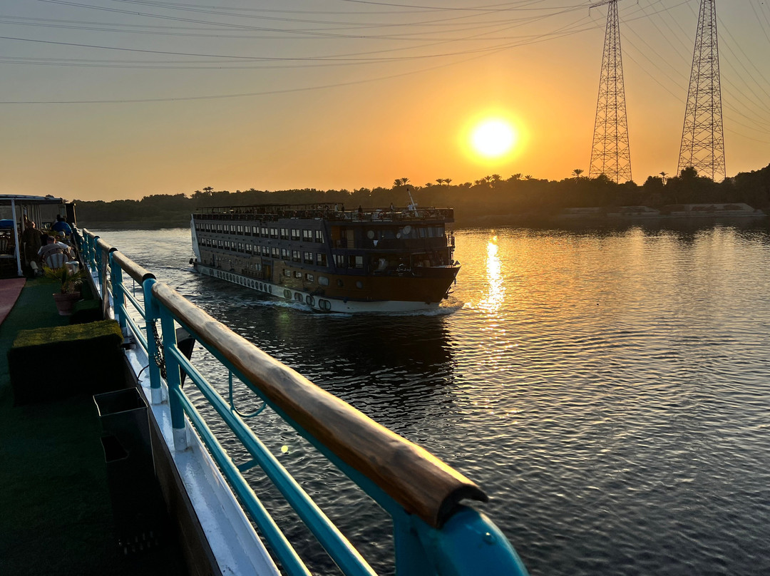 Red Rose Travel-亚斯文必去景点