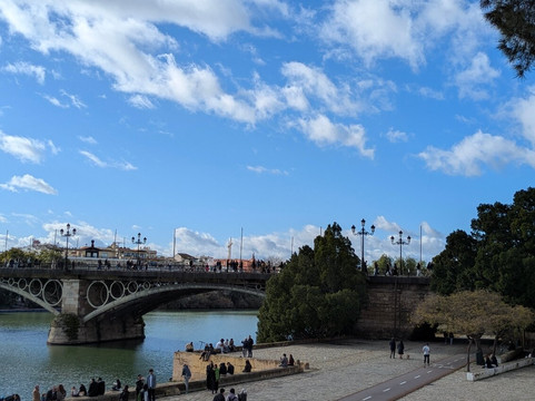 伊莎贝尔二世桥-塞维利亚必去景点