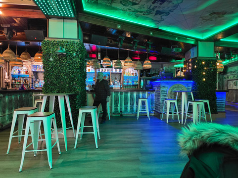 Doblon Premium-Adra必去景点