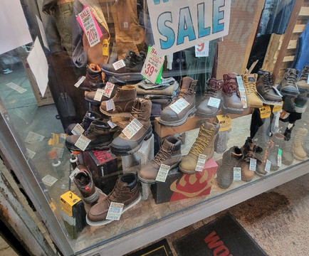 Brown's Army + Navy-阿斯托里亚必去景点