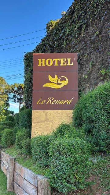 勒纳尔酒店-官方