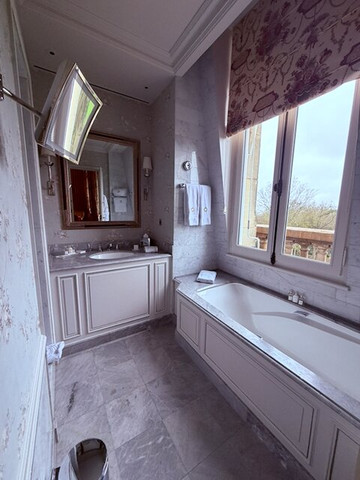 莱斯克雷耶尔庄园主图