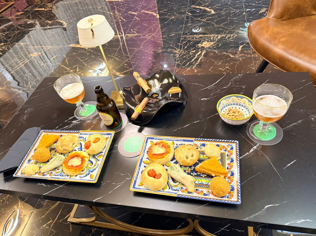 瑞莱别墅酒店主图