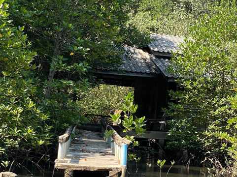 Tung Prong Thong-Ban Pak Nam Krasae必去景点