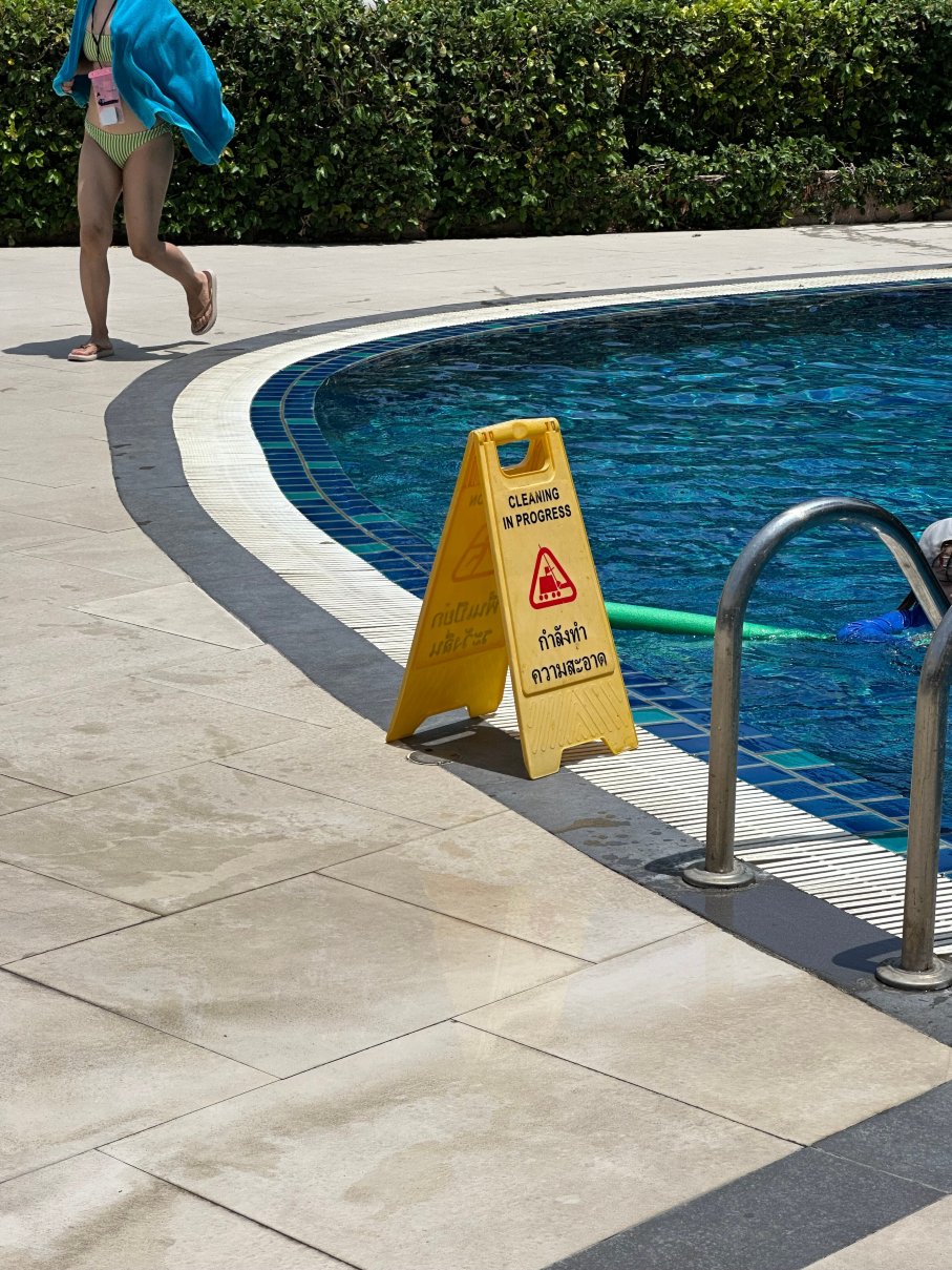 查纳莱花园度假村，卡塔海滩-泳池