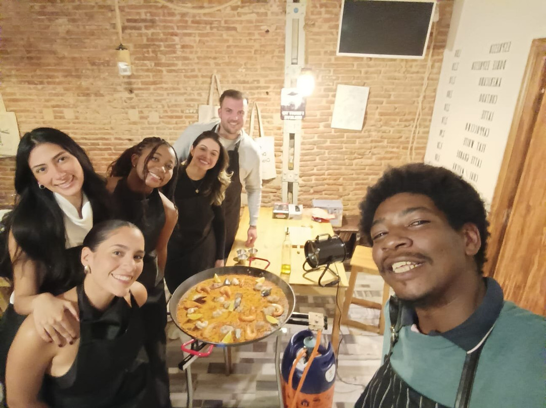 Paella and Sangria Workshop (Rara Avis Experience)-马德里必去景点
