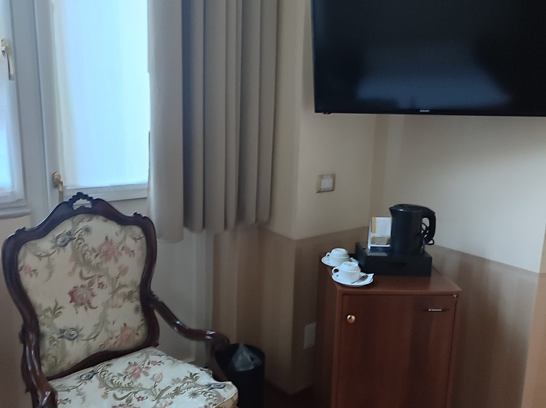 罗马和凯沃尔岩酒店主图