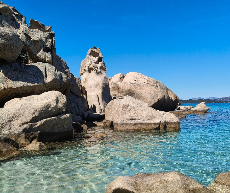 Spiaggia Delle Vacche-Baia Sardinia必去景点