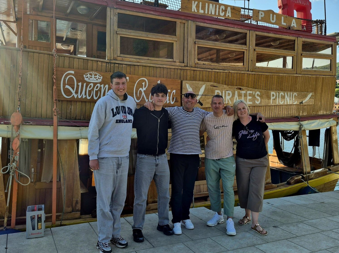 Klinica Boat Excursions-拉巴克必去景点