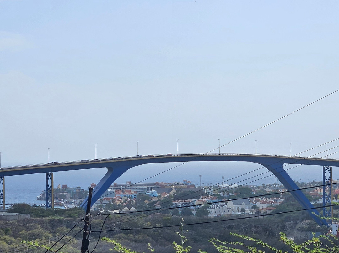 Queen Juliana Bridge-威廉斯塔德必去景点