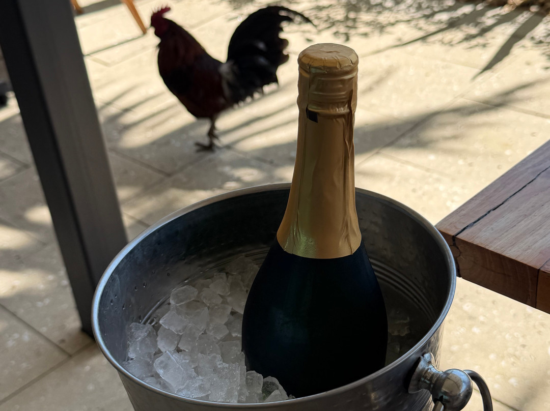 基韦斯特佩里酒店主图