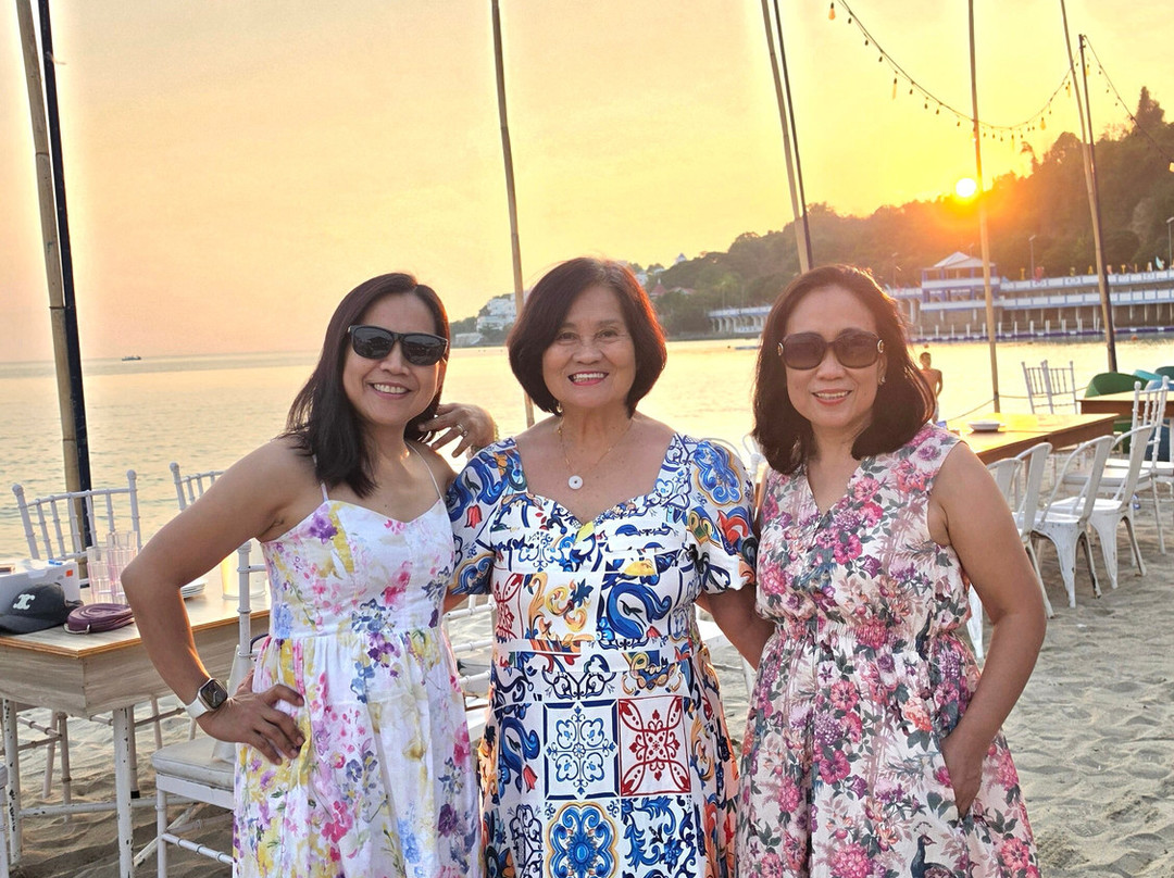 Santiago Cove Hotel and Restaurant主图