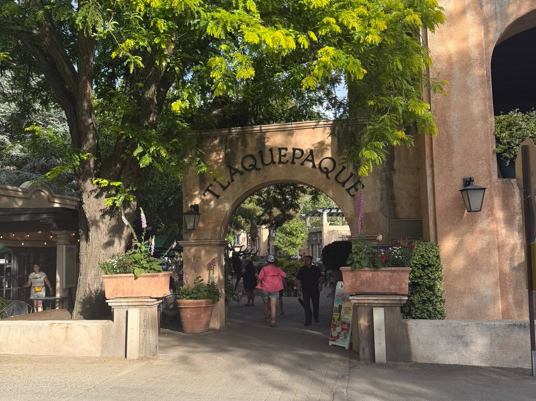 Tlaquepaque Arts & Shopping Village-塞多纳必去景点