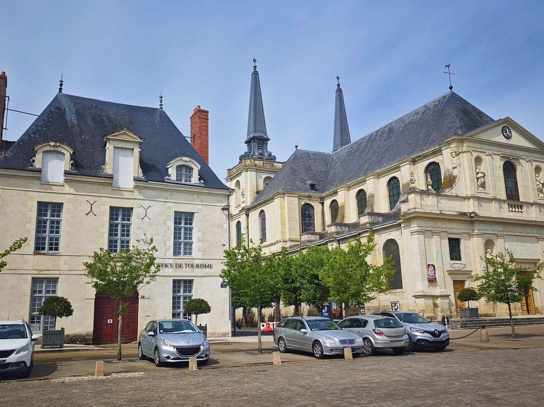 Office De Tourisme Azay-Chinon Val De Loire - Bureau D'Accueil De Richelieu-Richelieu必去景点