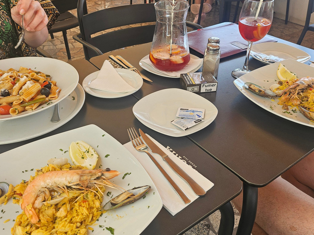 Ole Tapas And Tintos