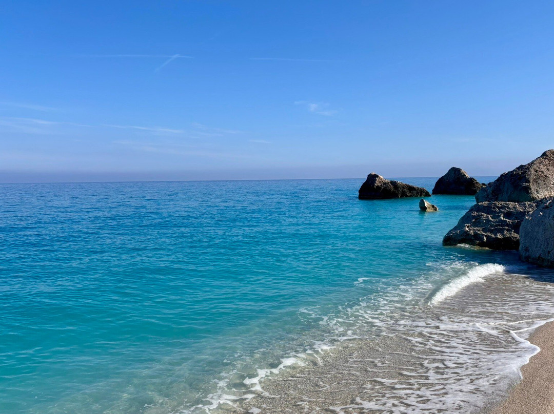 Megali Petra Beach-Kalamitsi必去景点