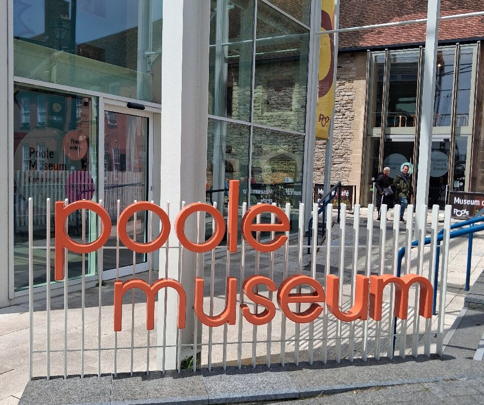 Poole Museum and Scaplen's Court & Garden-普尔必去景点