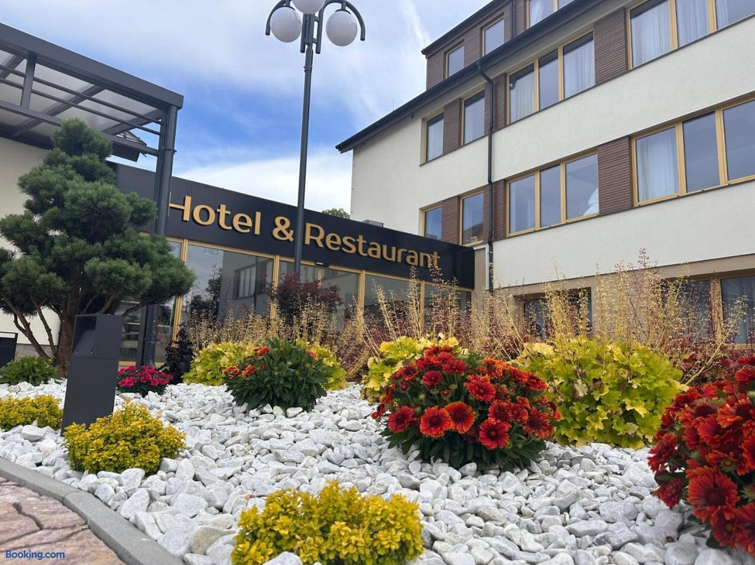 Golden Hotel