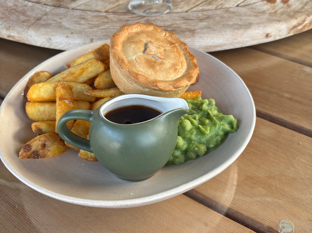 Thornham the Chequers家庭旅馆主图