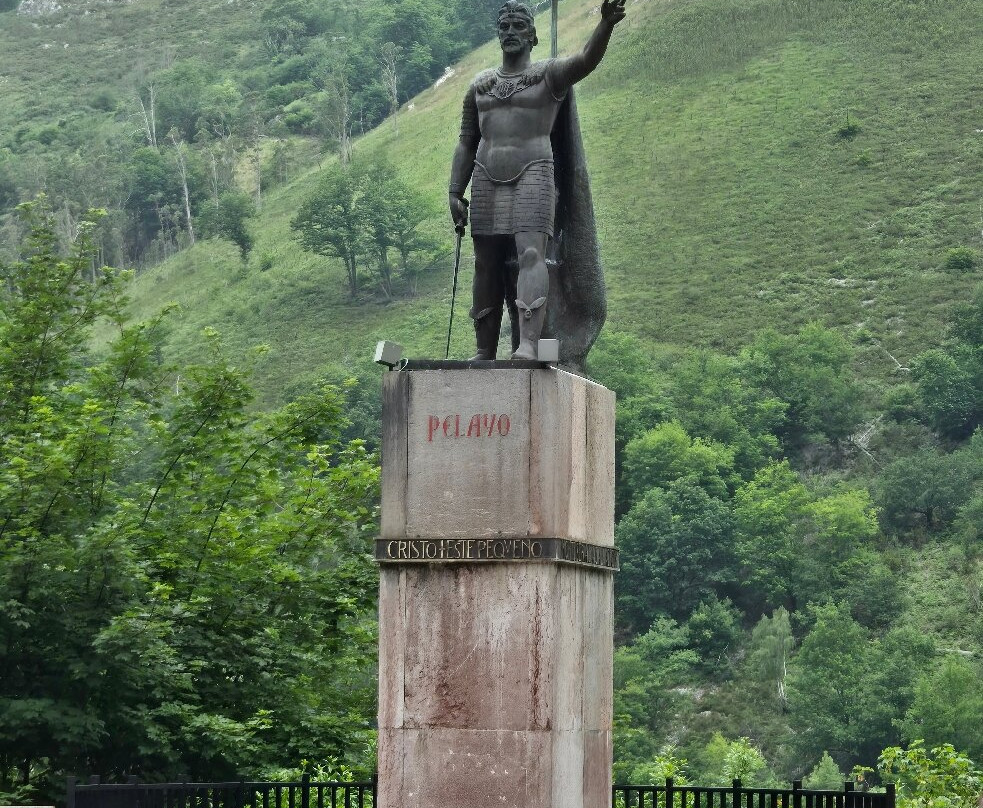 Santa Cueva de Covadonga-Covadonga必去景点