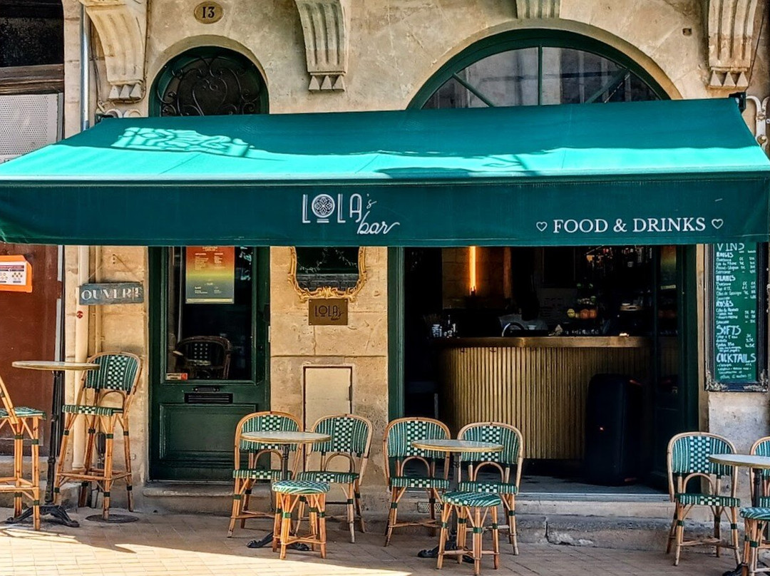 Lola's Bar
