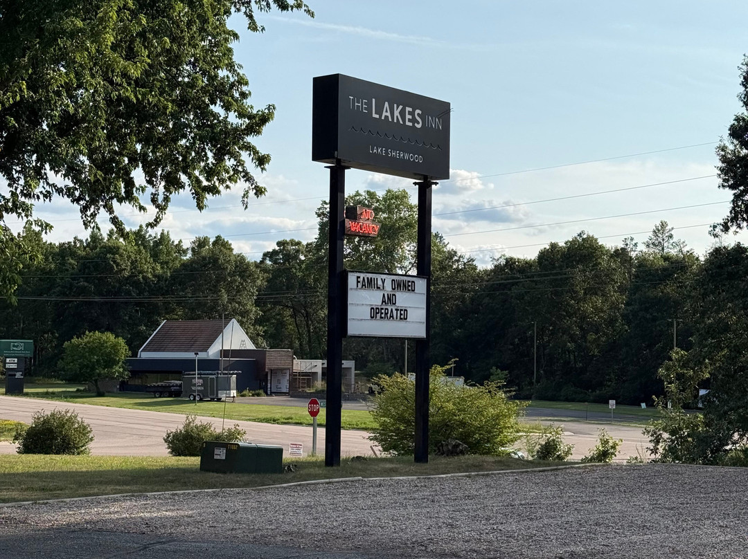 The Lakes Inn主图