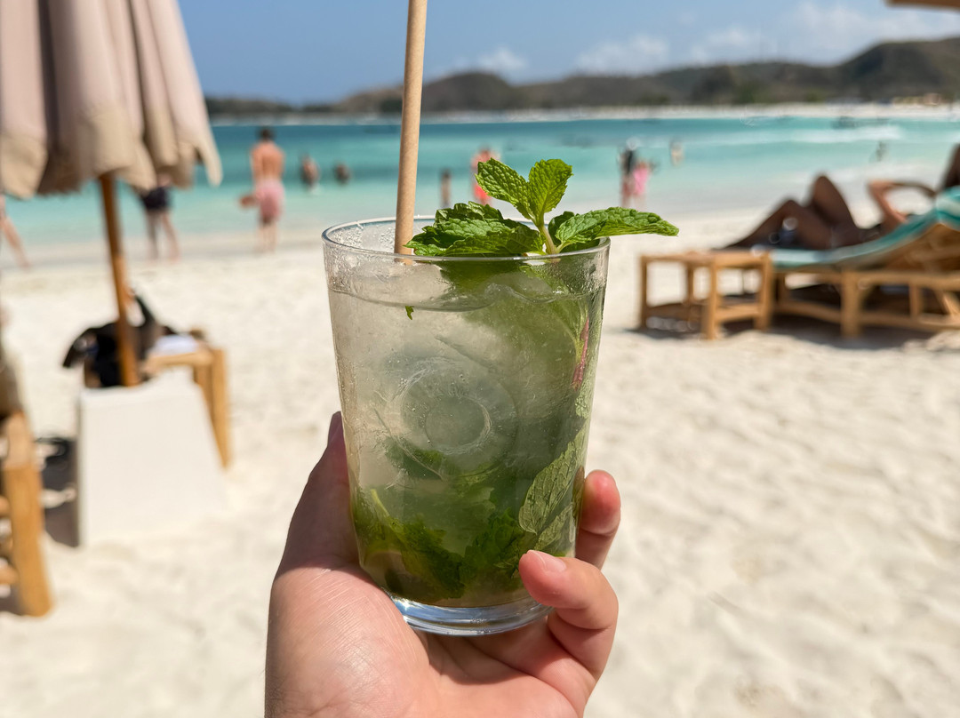Tanjung Aan Beach-龙目岛必去景点
