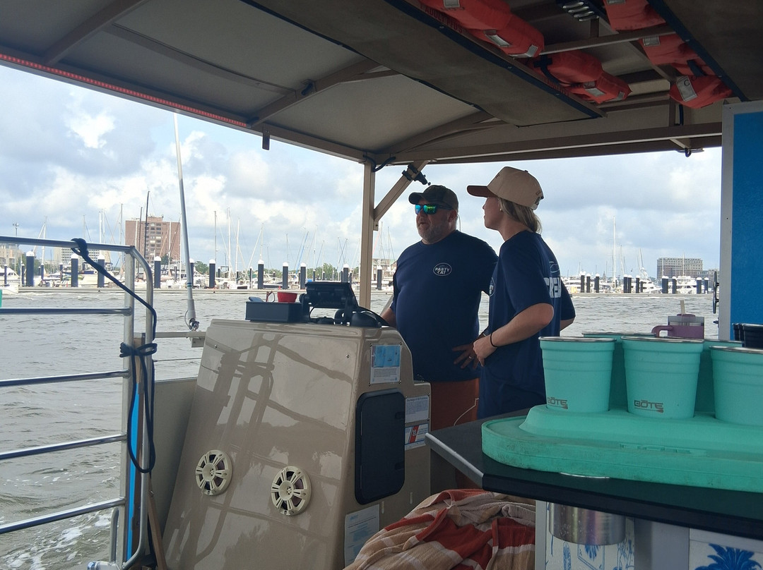 Charleston Party Cat Boat Charters-查尔斯顿必去景点