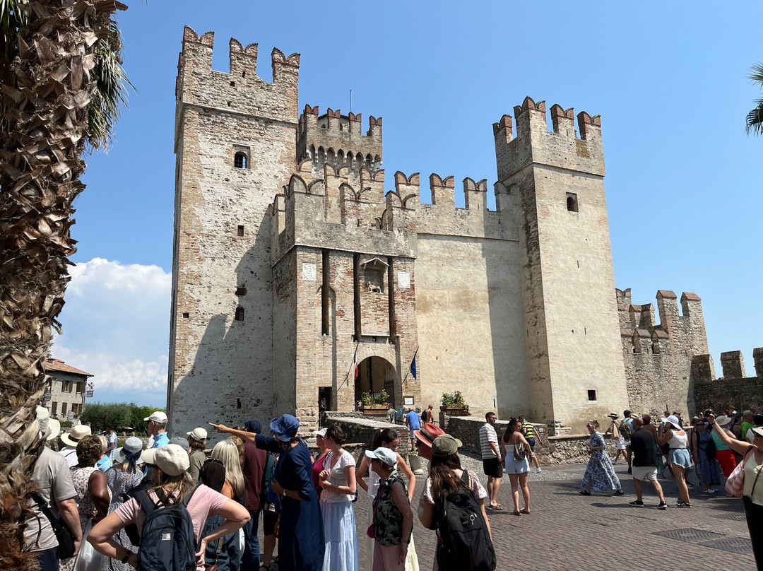 Castello Scaligero-锡尔苗内必去景点