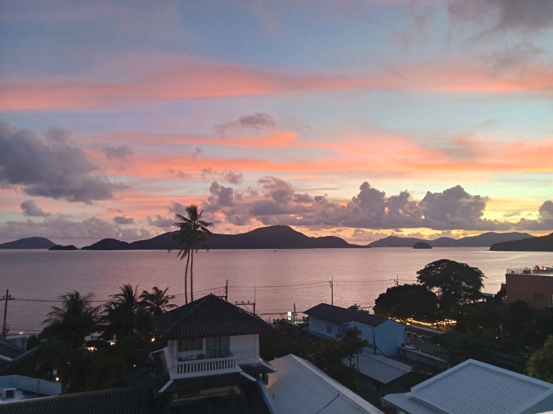 普吉岛凯特睿海湾酒店主图