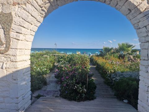 Golden Beach Hotel-旅行者