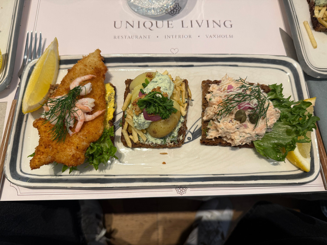 Unique Living Restaurant & Interior