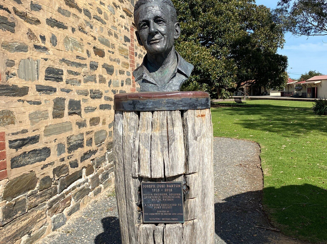 Joseph (Joe) Barton Bust-Port Elliot必去景点