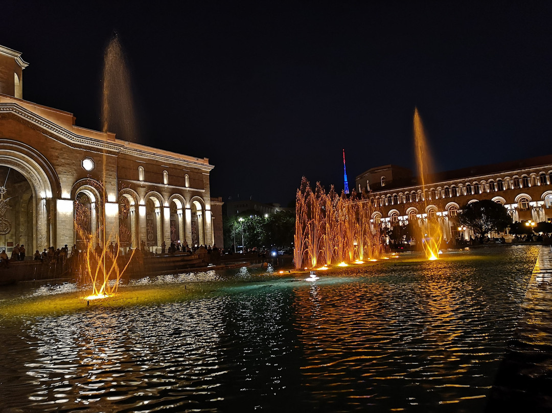 Dancing Fountains-埃里温必去景点