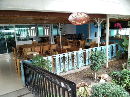 便利度假酒店主图