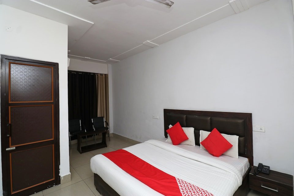 OYO 29379 Hotel Green View