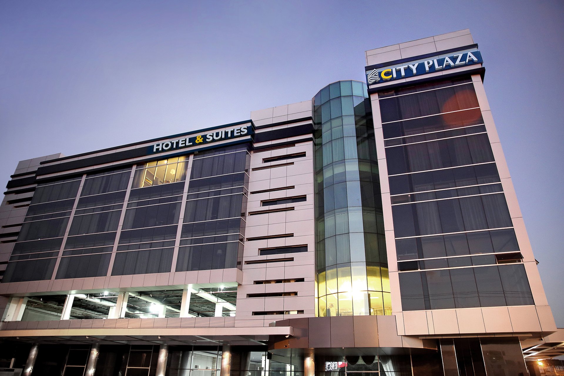 City Plaza Hotel & Suites-官方