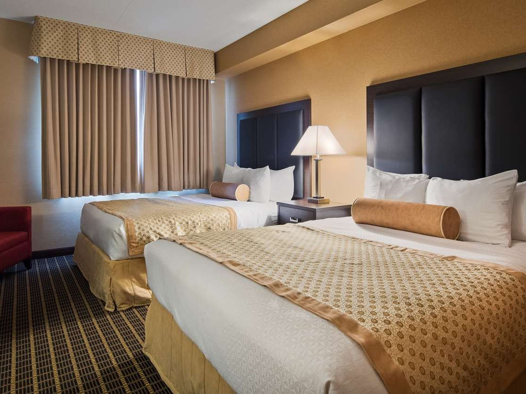 Best Western Plus Burlington Inn & Suites主图