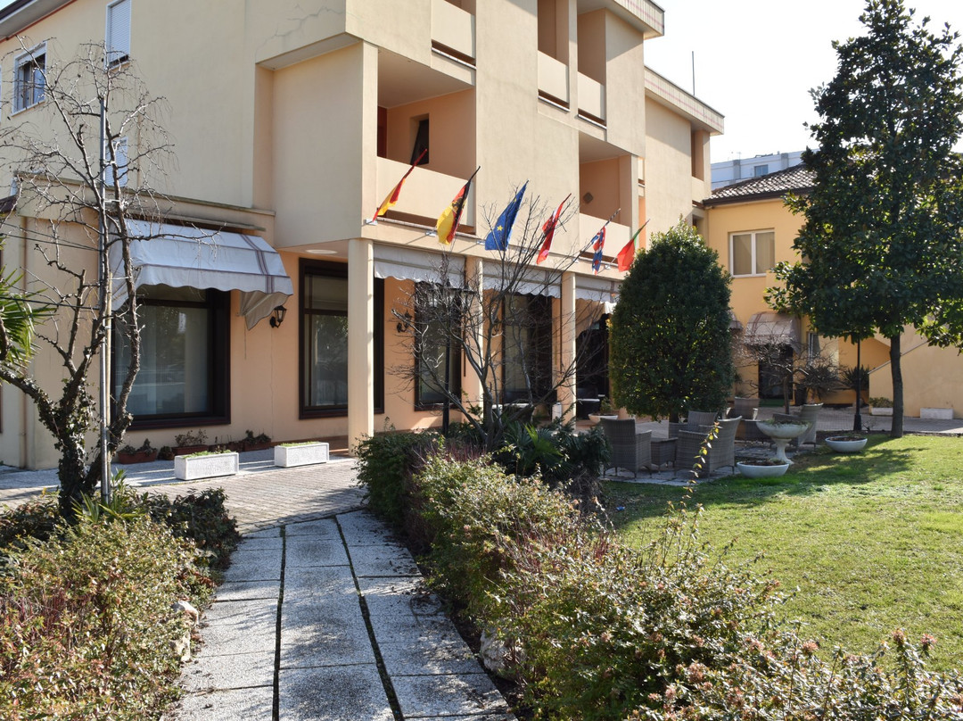 Giarre酒店住宿-Hotel St. Louis