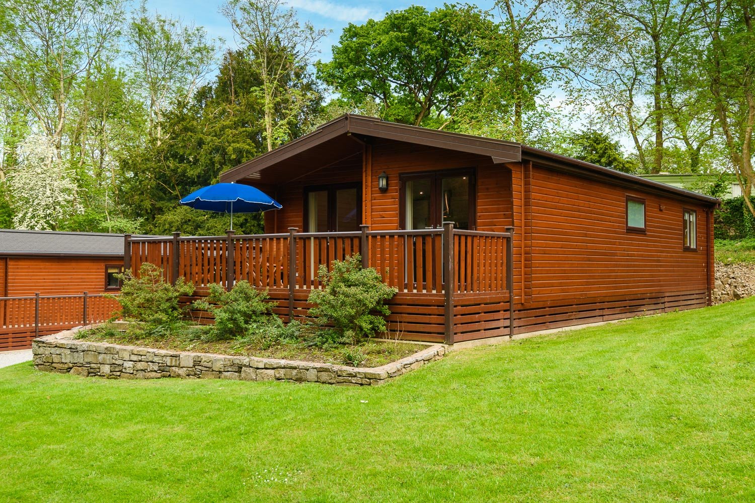 Woodlands Hotel & Pine Lodges-官方