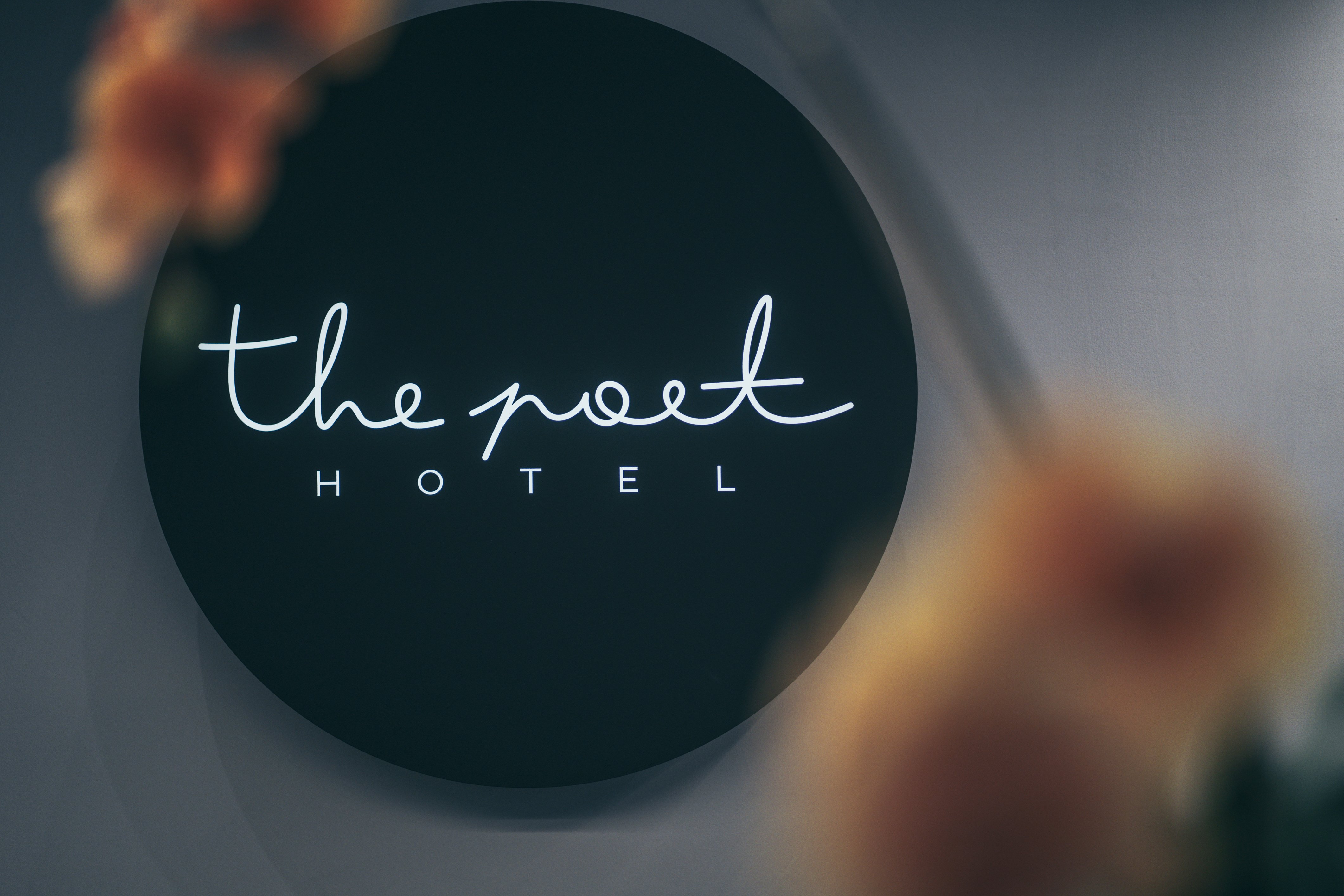 The Poet Hotel-官方