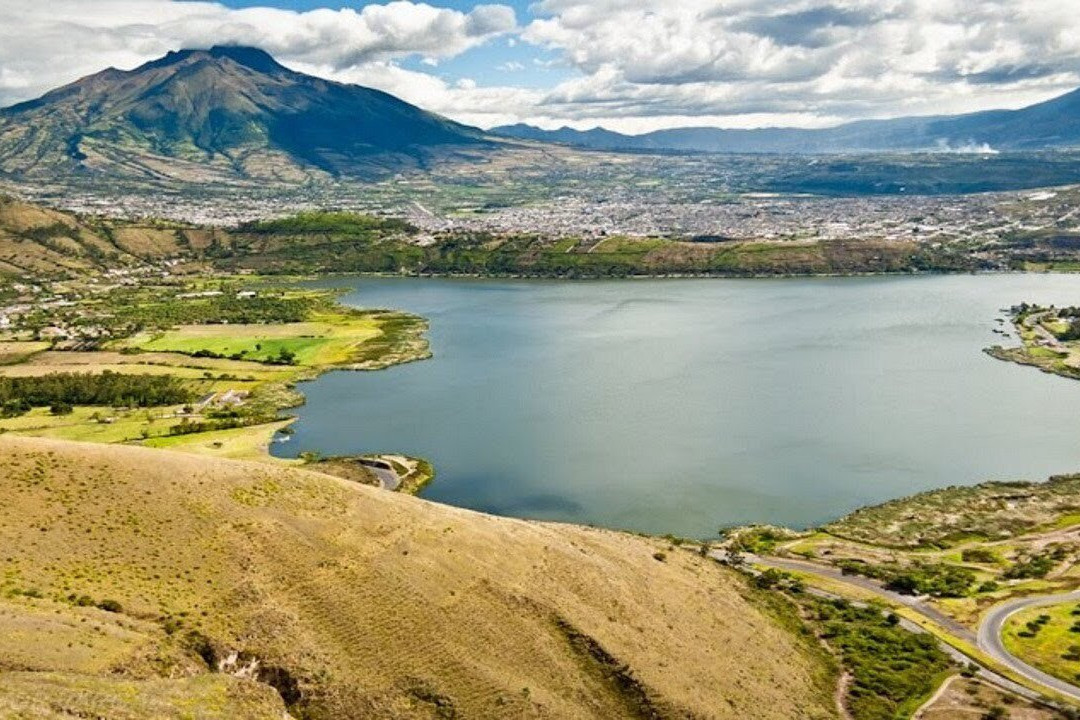 Laguna de Yahuarcocha景点图片